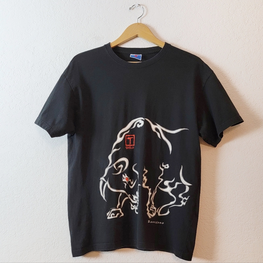 Barcelona Spain Y2K Bull Toro Running Of The Bulls Abstract Art Tshirt 2006
